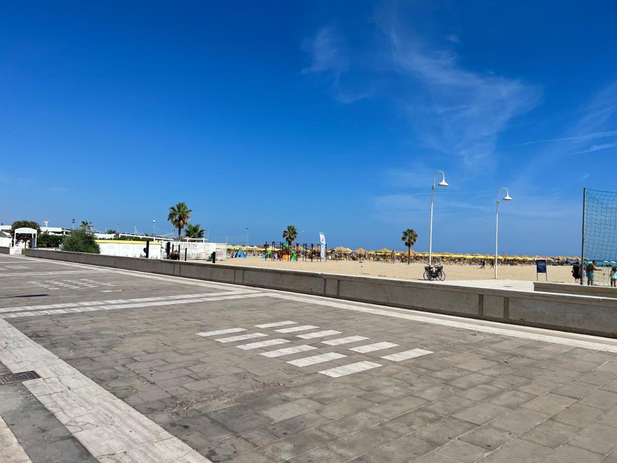 "Casa Incantevole" Fronte Mare Pescara - Appartamento Via Buozzi Bagian luar foto